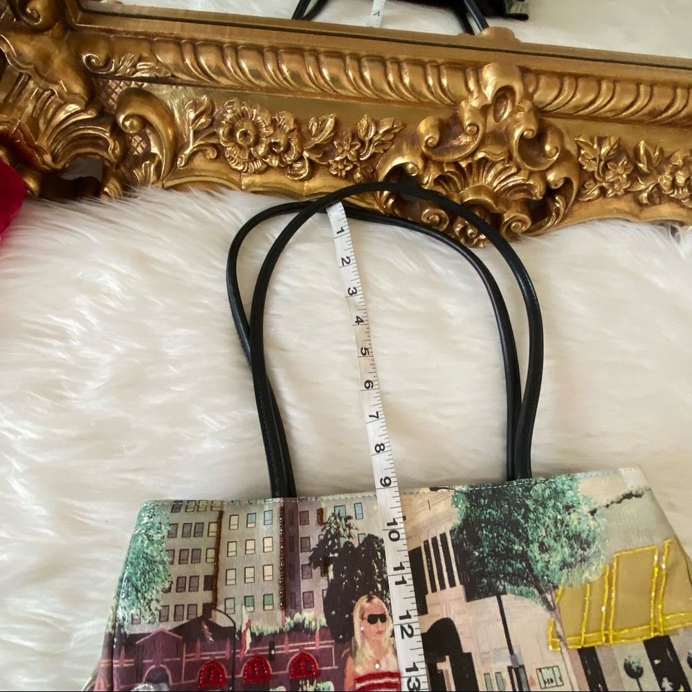 Bueno Woman Walking Dogs Shoulder Bag - Picture 6 of 11